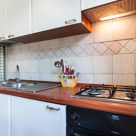 House Sunrise Sperlonga- Giardino-50m Mare-park Gratuito E Portico Holiday home
